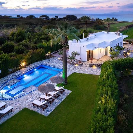 Villa Palmeras Soroni Ngoại thất bức ảnh
