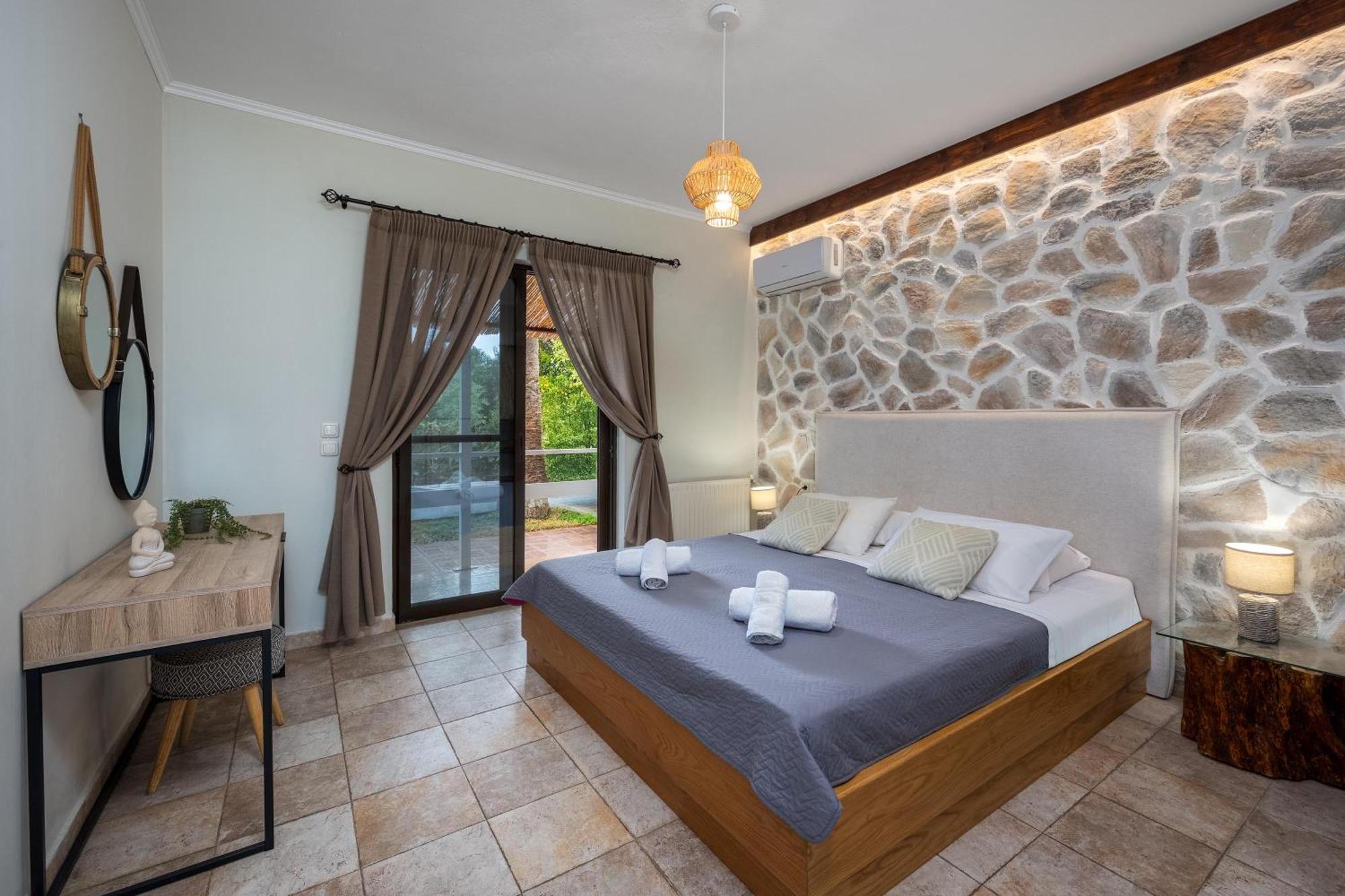 Villa Palmeras Soroni Ngoại thất bức ảnh