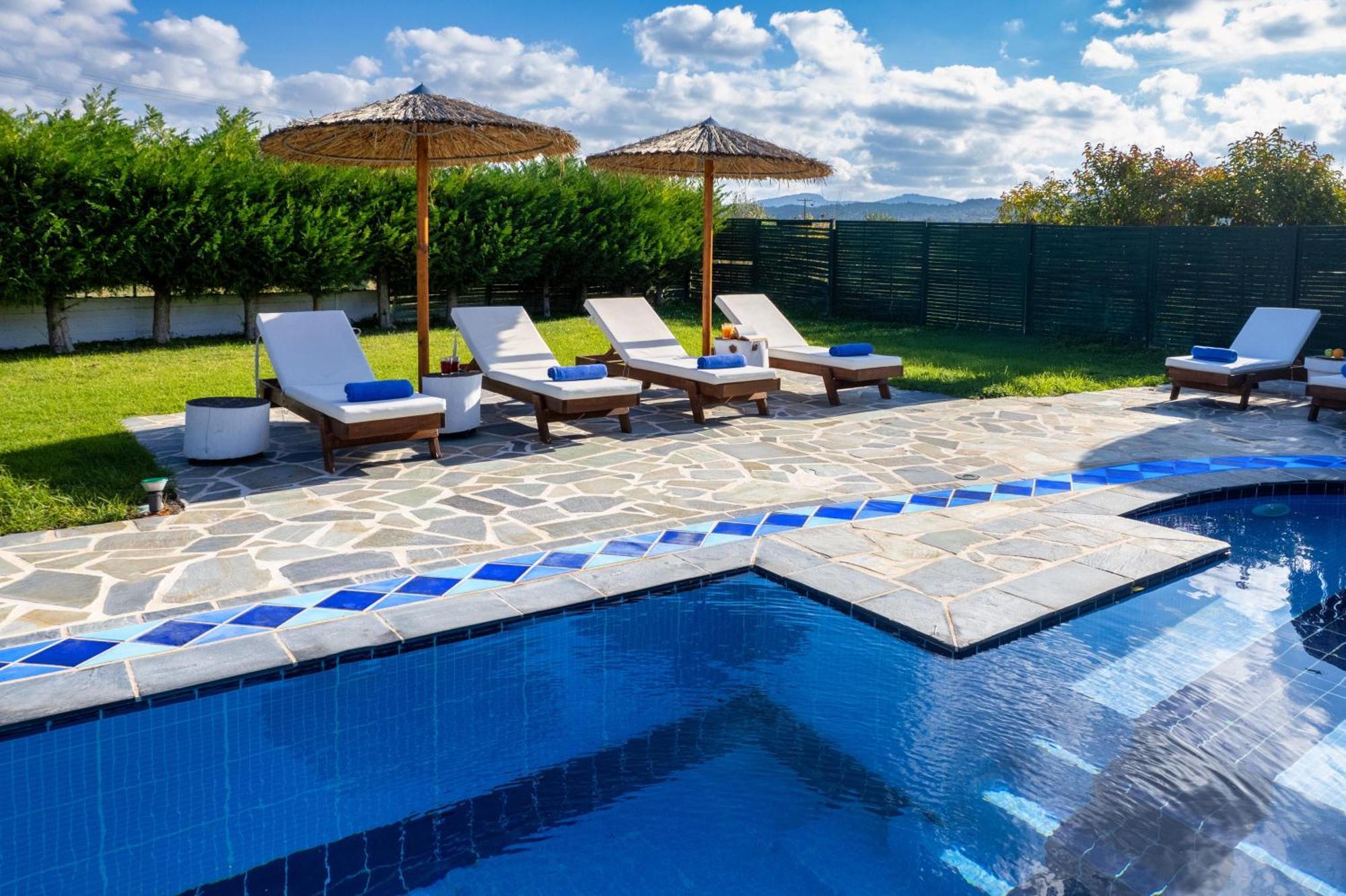 Villa Palmeras Soroni Ngoại thất bức ảnh