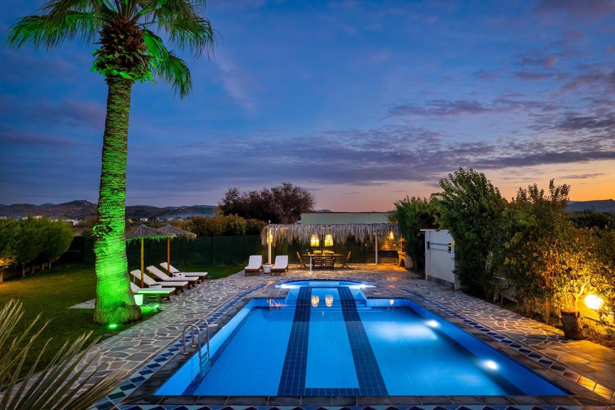 Villa Palmeras Soroni Ngoại thất bức ảnh