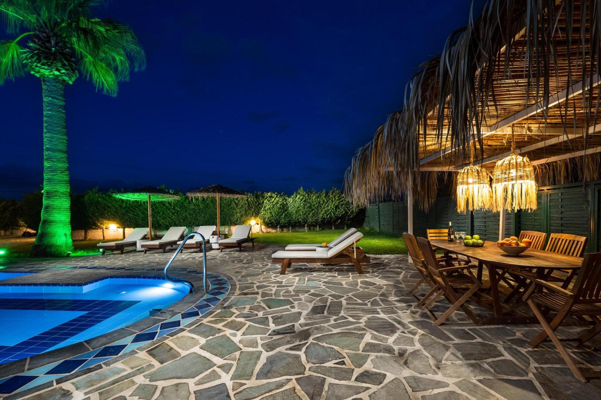Villa Palmeras Soroni Ngoại thất bức ảnh